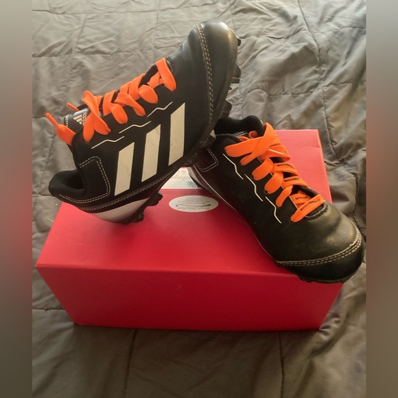 SAVAGE MIJO: VERY GENTLY used unisex cleats size 12.5C - Picture 2 of 4